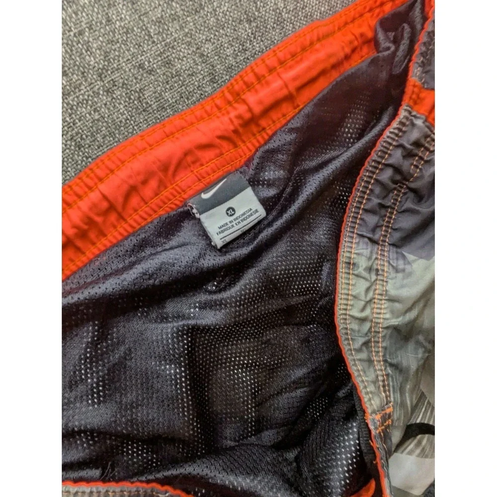 Nike Board Shorts Abstract Mesh lined Gray Striped Outdoor Mens XL Trunks